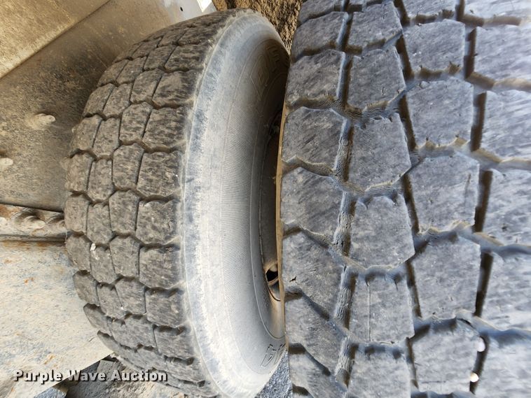 image for item MK9189 2012 International WorkStar 7400  refuse truck