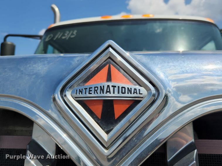 image for item MK9189 2012 International WorkStar 7400  refuse truck