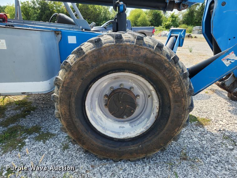 image for item MK9222 2012 Genie GTH1056  telehandler