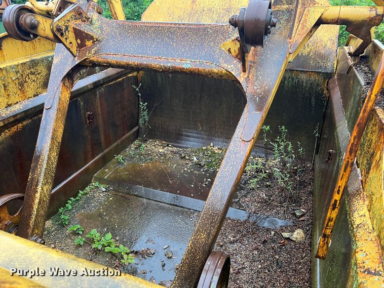 image for item MR9788 1978 Caterpillar 613B  elevating scraper