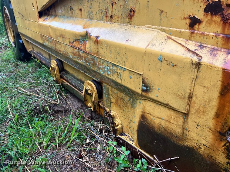 image for item MR9788 1978 Caterpillar 613B  elevating scraper