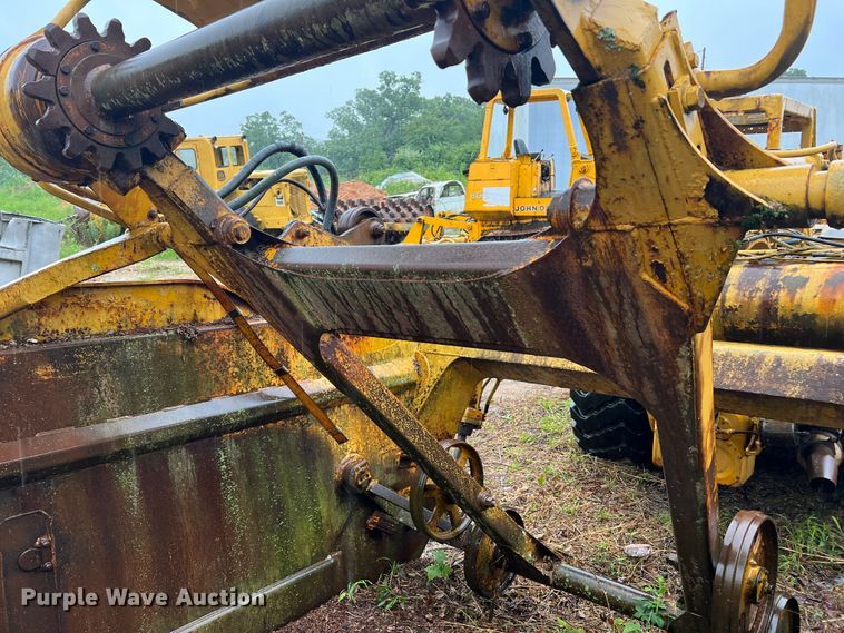 image for item MR9788 1978 Caterpillar 613B  elevating scraper