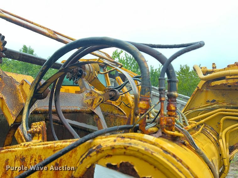 image for item MR9788 1978 Caterpillar 613B  elevating scraper