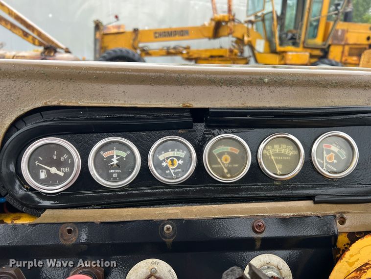 image for item MR9788 1978 Caterpillar 613B  elevating scraper