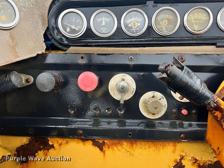 image for item MR9788 1978 Caterpillar 613B  elevating scraper