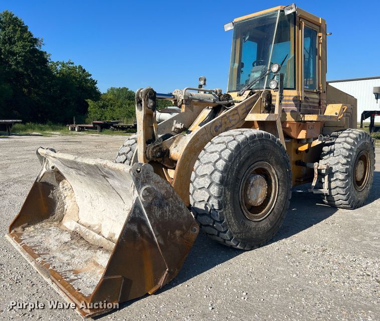 image for item MR9793 1994 Case 621B  wheel loader