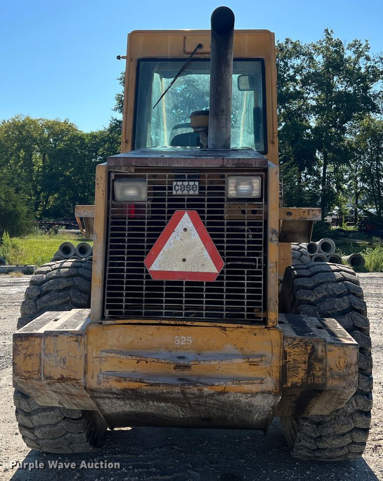 image for item MR9793 1994 Case 621B  wheel loader