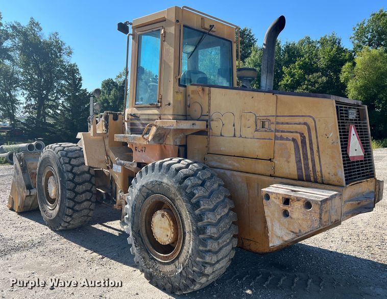 image for item MR9793 1994 Case 621B  wheel loader