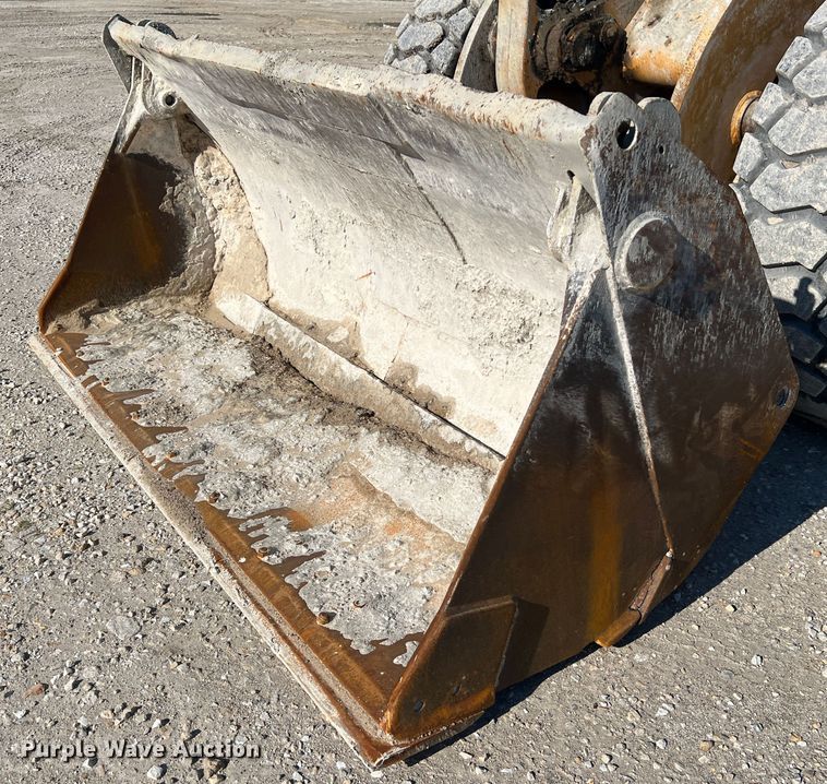 image for item MR9793 1994 Case 621B  wheel loader