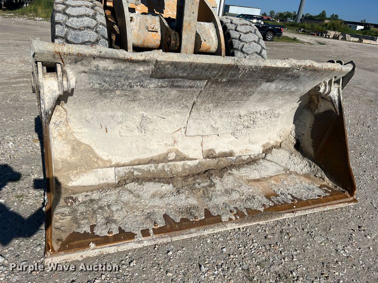 image for item MR9793 1994 Case 621B  wheel loader