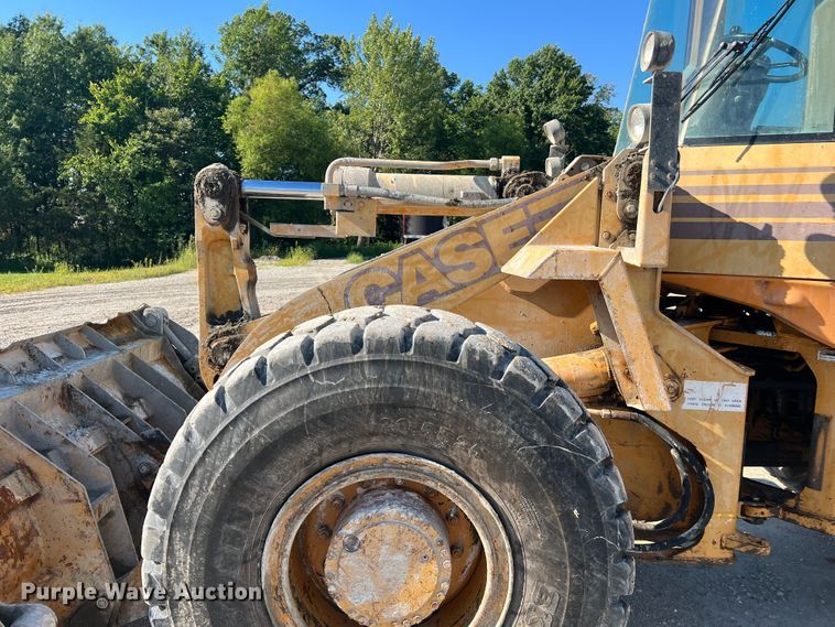 image for item MR9793 1994 Case 621B  wheel loader