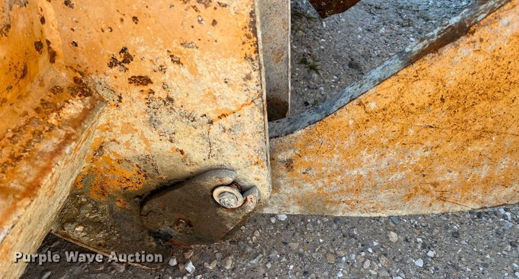 image for item MR9793 1994 Case 621B  wheel loader