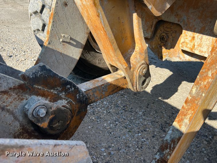 image for item MR9793 1994 Case 621B  wheel loader