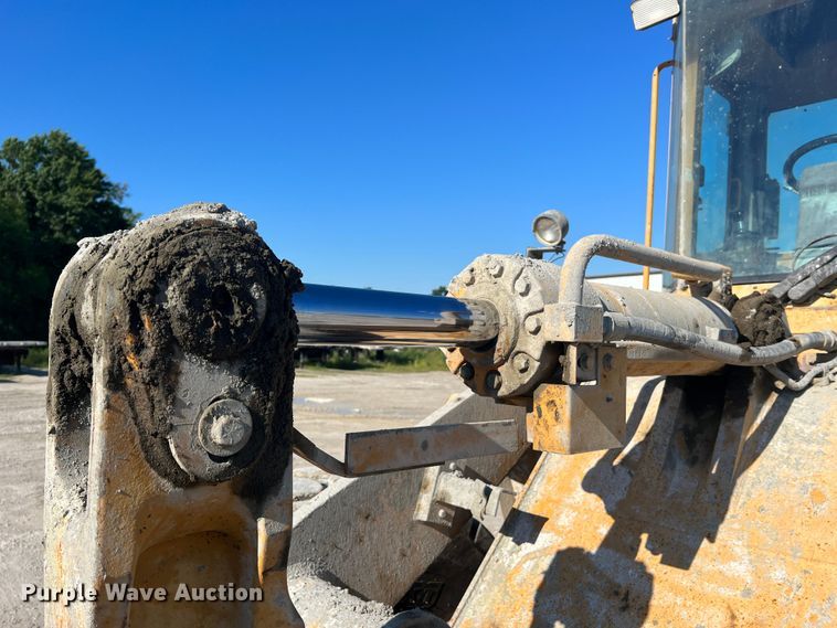 image for item MR9793 1994 Case 621B  wheel loader