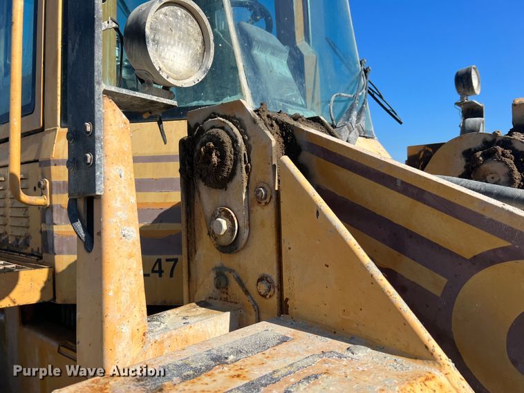 image for item MR9793 1994 Case 621B  wheel loader