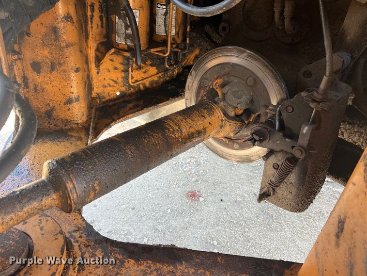 image for item MR9793 1994 Case 621B  wheel loader