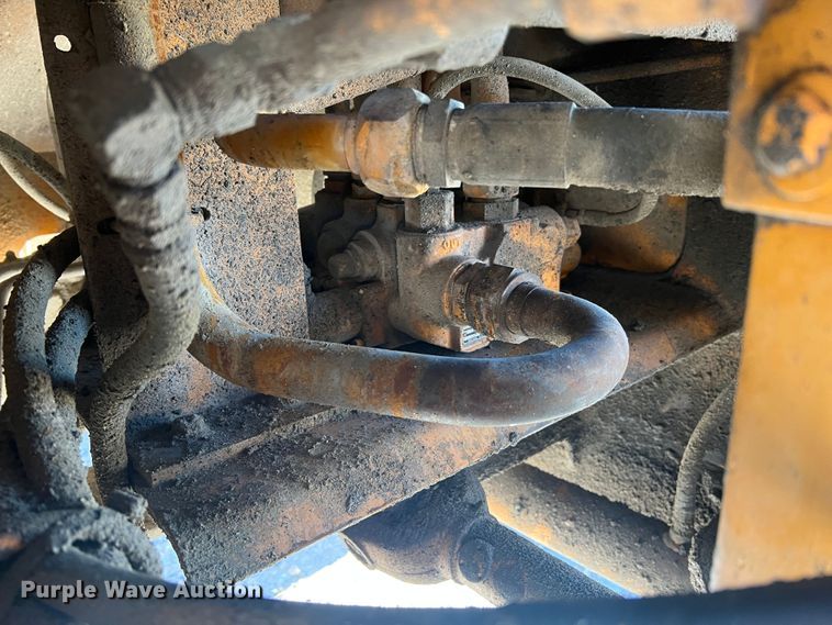 image for item MR9793 1994 Case 621B  wheel loader