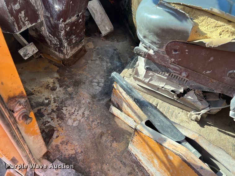 image for item MR9793 1994 Case 621B  wheel loader