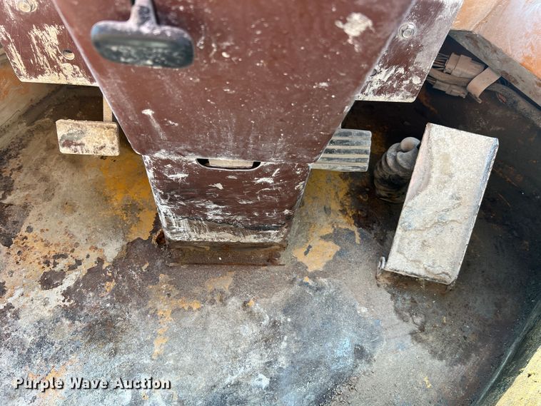 image for item MR9793 1994 Case 621B  wheel loader