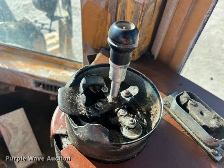 image for item MR9793 1994 Case 621B  wheel loader