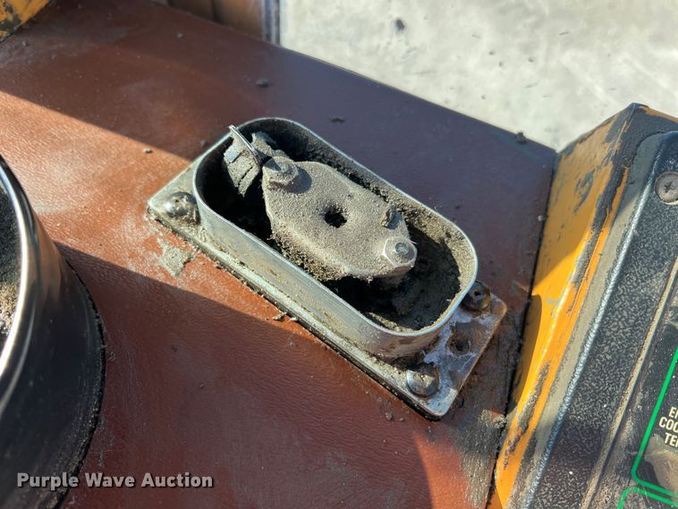 image for item MR9793 1994 Case 621B  wheel loader