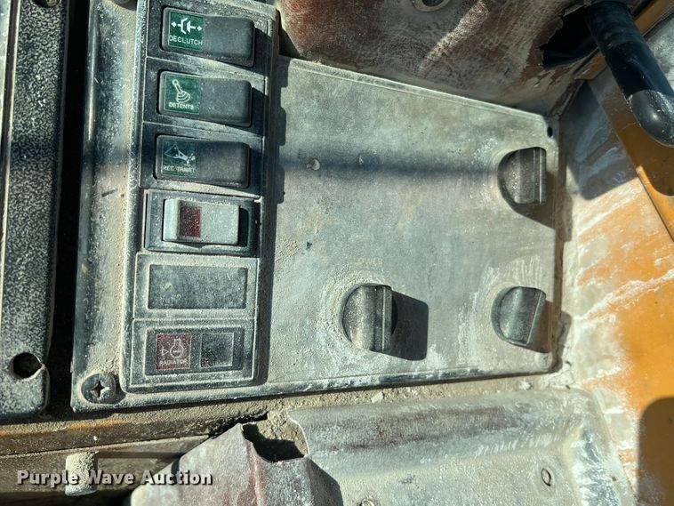 image for item MR9793 1994 Case 621B  wheel loader