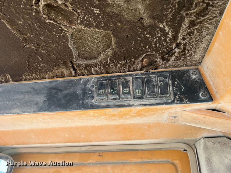 image for item MR9793 1994 Case 621B  wheel loader