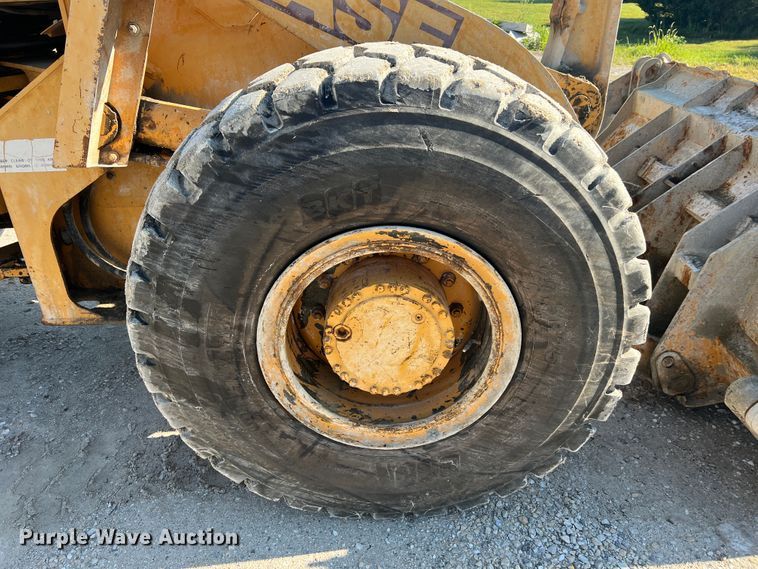 image for item MR9793 1994 Case 621B  wheel loader