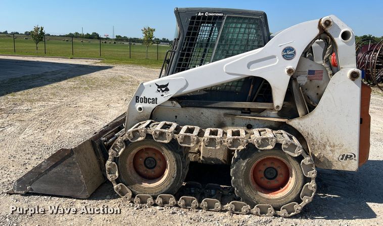 image for item MR9798 2002 Bobcat S250  skid steer loader