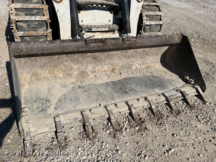 image for item MR9798 2002 Bobcat S250  skid steer loader