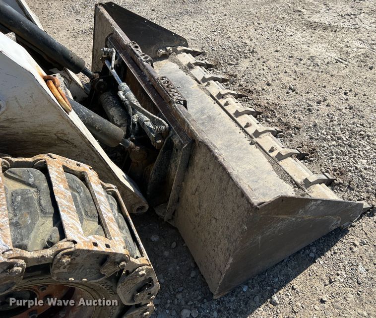 image for item MR9798 2002 Bobcat S250  skid steer loader