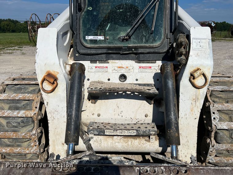image for item MR9798 2002 Bobcat S250  skid steer loader