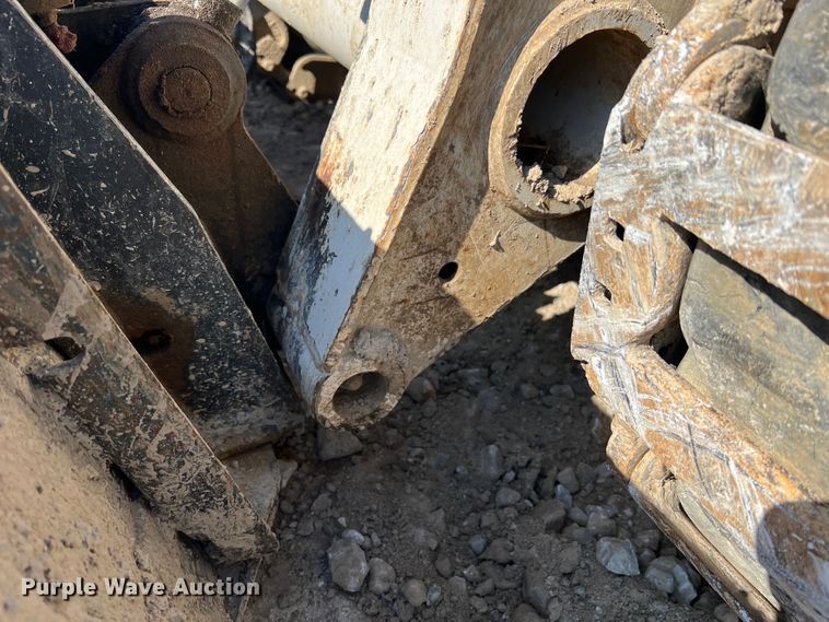 image for item MR9798 2002 Bobcat S250  skid steer loader