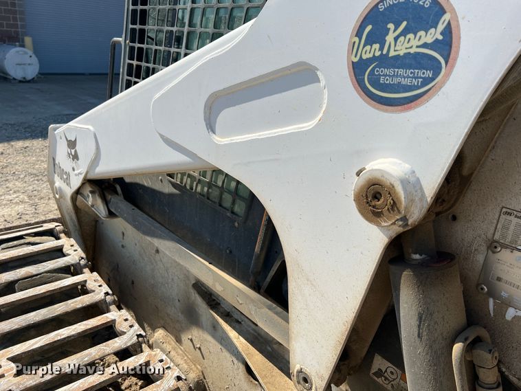 image for item MR9798 2002 Bobcat S250  skid steer loader