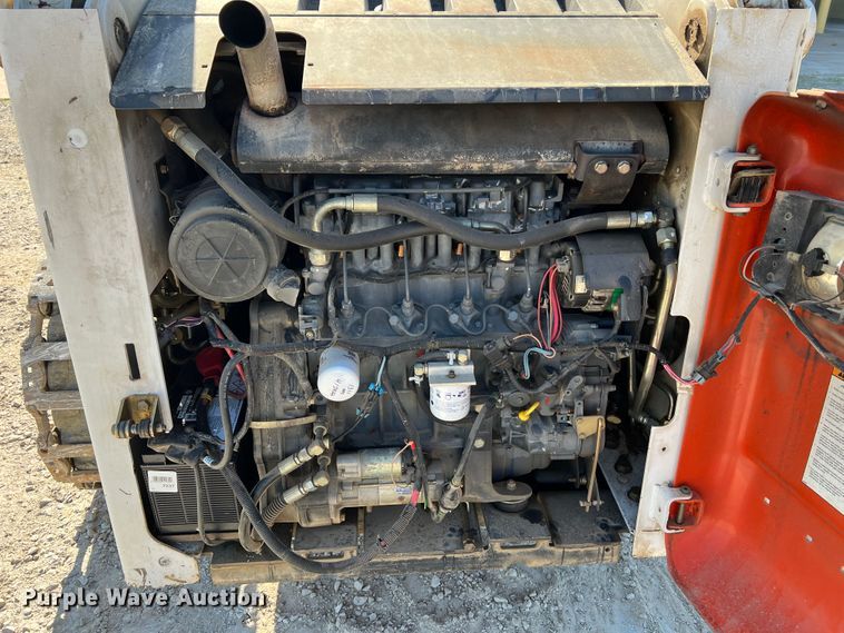 image for item MR9798 2002 Bobcat S250  skid steer loader