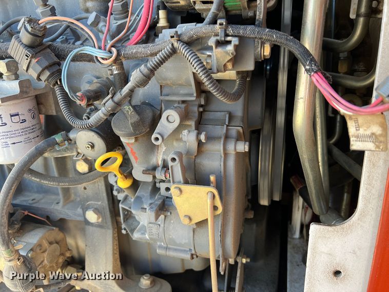 image for item MR9798 2002 Bobcat S250  skid steer loader