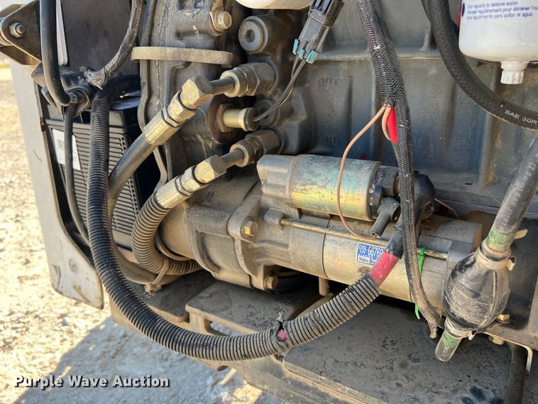 image for item MR9798 2002 Bobcat S250  skid steer loader