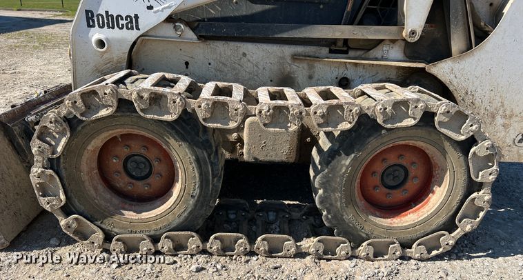 image for item MR9798 2002 Bobcat S250  skid steer loader