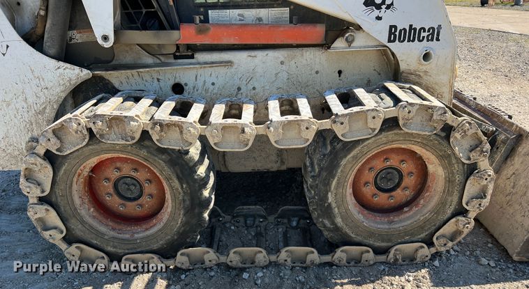 image for item MR9798 2002 Bobcat S250  skid steer loader