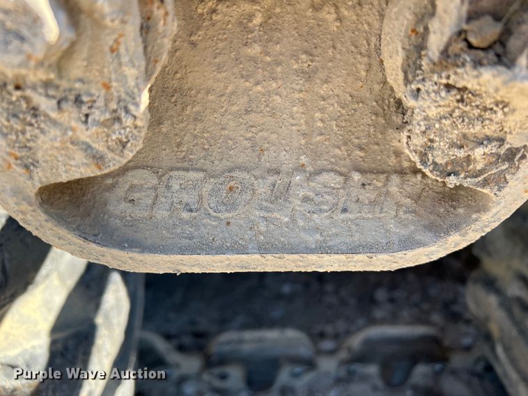 image for item MR9798 2002 Bobcat S250  skid steer loader