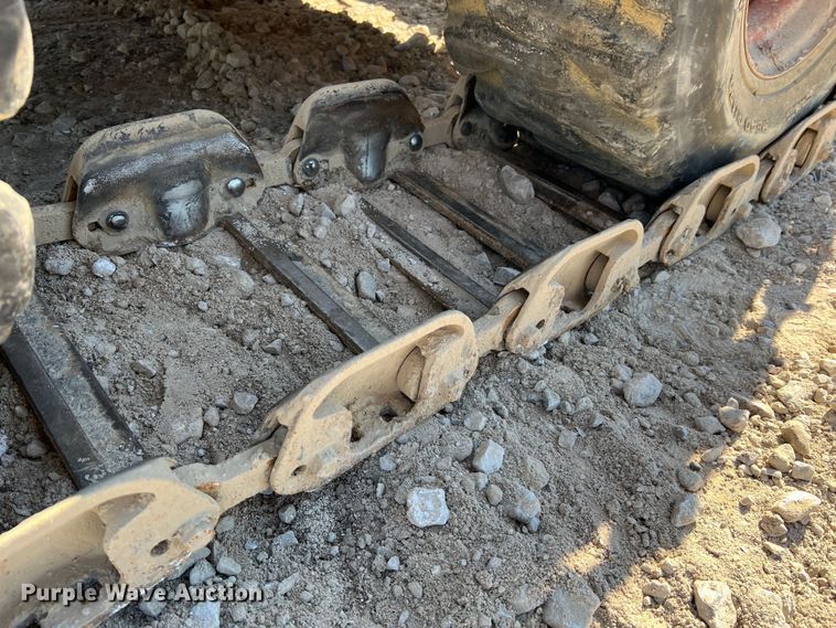 image for item MR9798 2002 Bobcat S250  skid steer loader