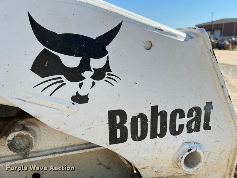 image for item MR9798 2002 Bobcat S250  skid steer loader