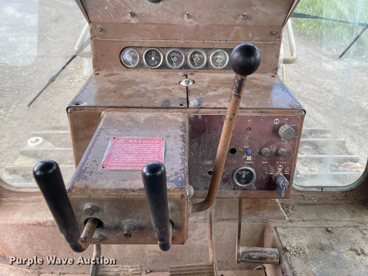 image for item MU9084 Caterpillar D9H  crawler tractor