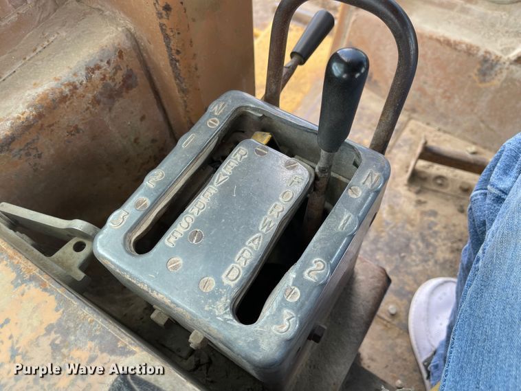 image for item MU9084 Caterpillar D9H  crawler tractor