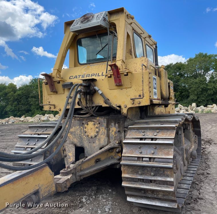 image for item MU9085 1977 Caterpillar D9H  crawler tractor