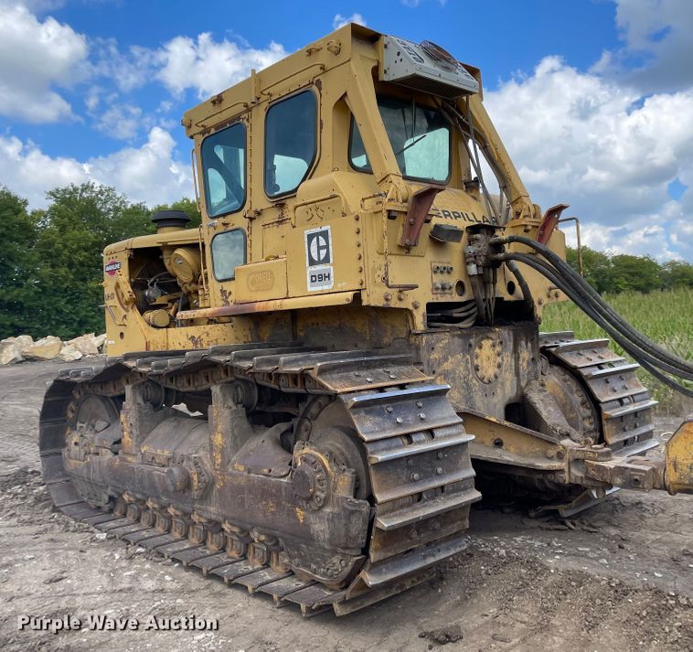 image for item MU9085 1977 Caterpillar D9H  crawler tractor