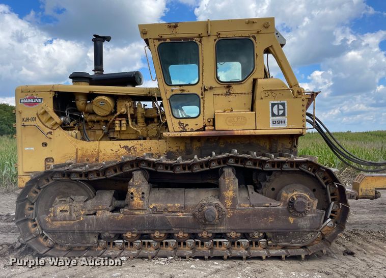 image for item MU9085 1977 Caterpillar D9H  crawler tractor