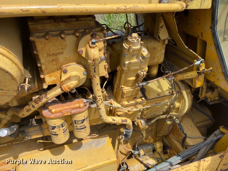 image for item MU9085 1977 Caterpillar D9H  crawler tractor