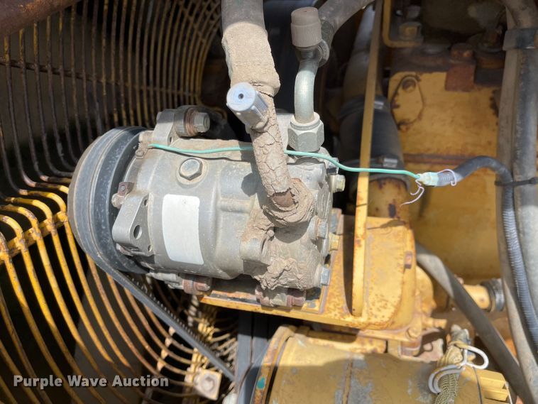 image for item MU9085 1977 Caterpillar D9H  crawler tractor