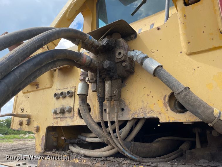 image for item MU9085 1977 Caterpillar D9H  crawler tractor